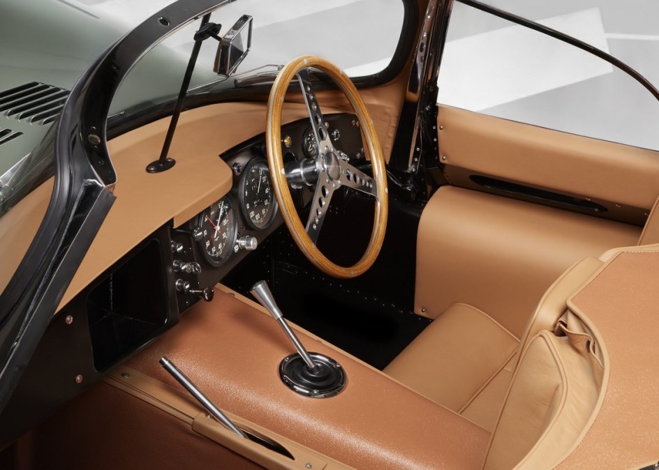 Se han cuidado todos los detalles del interior para que sea practicamente igual que el modelo de 1957.