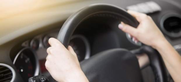 ¿Sabrías actuar si se te bloquea el volante del coche?