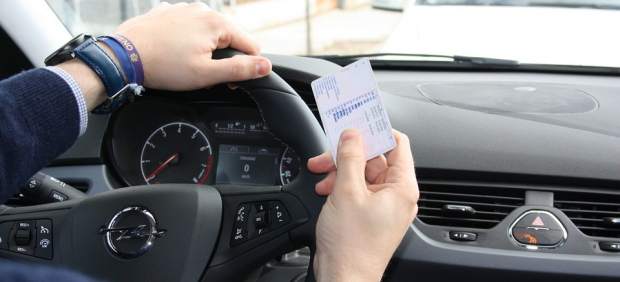 ¿Quieres saber cuántos puntos tienes en el carné de conducir?