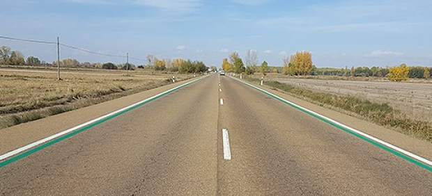 ¿Qué son estas líneas verdes en la carretera?