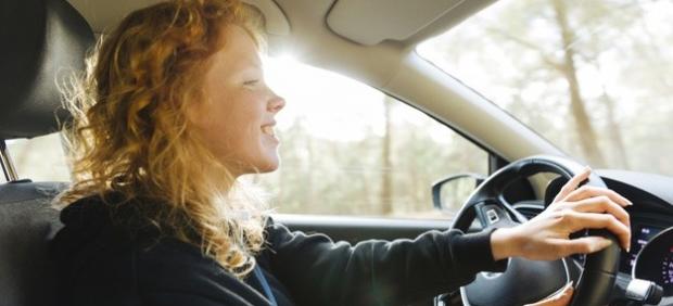 Diez pasos para sentarse correctamente al volante del coche