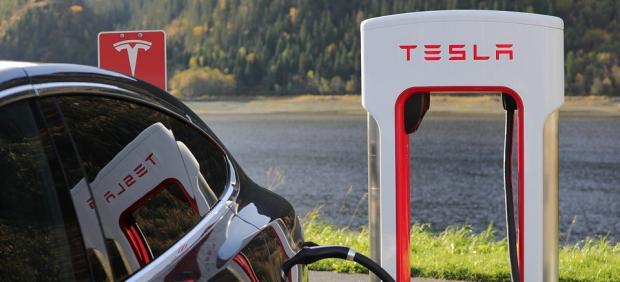¿En qué países es más caro y más barato cargar un coche eléctrico? 